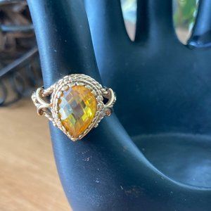 Vintage Gold Ring with Yellow Gemstone